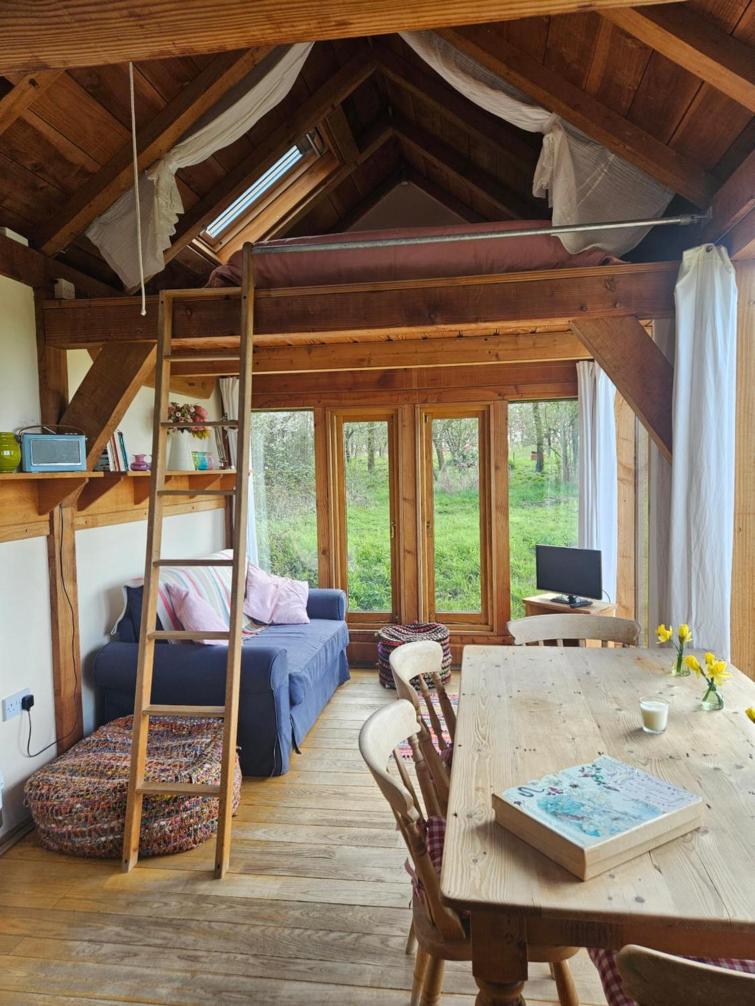 Log Cabin At The Old Summer Dairy Glastonbury Somerton  Luaran gambar